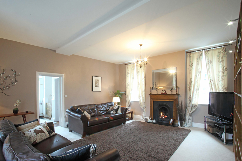 Spacious Lounge - Interior Image.