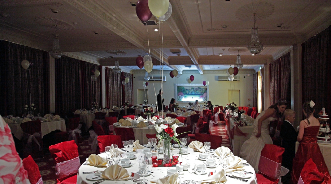 Wedding photographs at the Hotel Metroplole, Llandrindod Wells, Powys